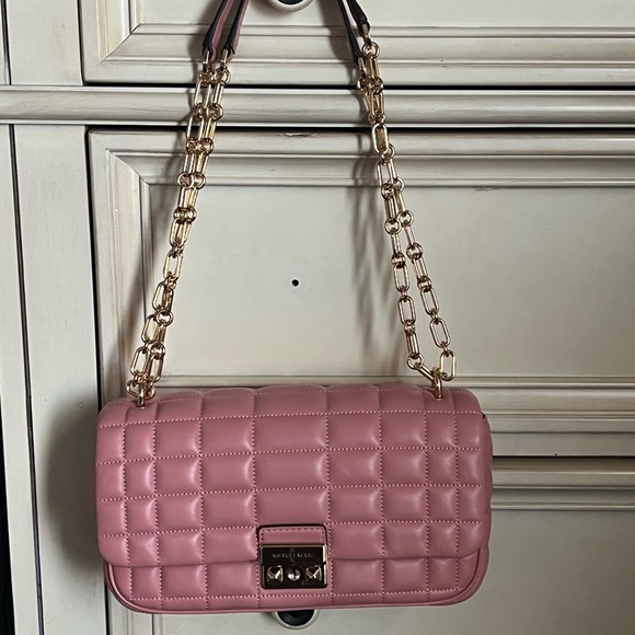 Michael Kors Quilted Pink and Gold Shoulder Bag - Picture 3 of 8